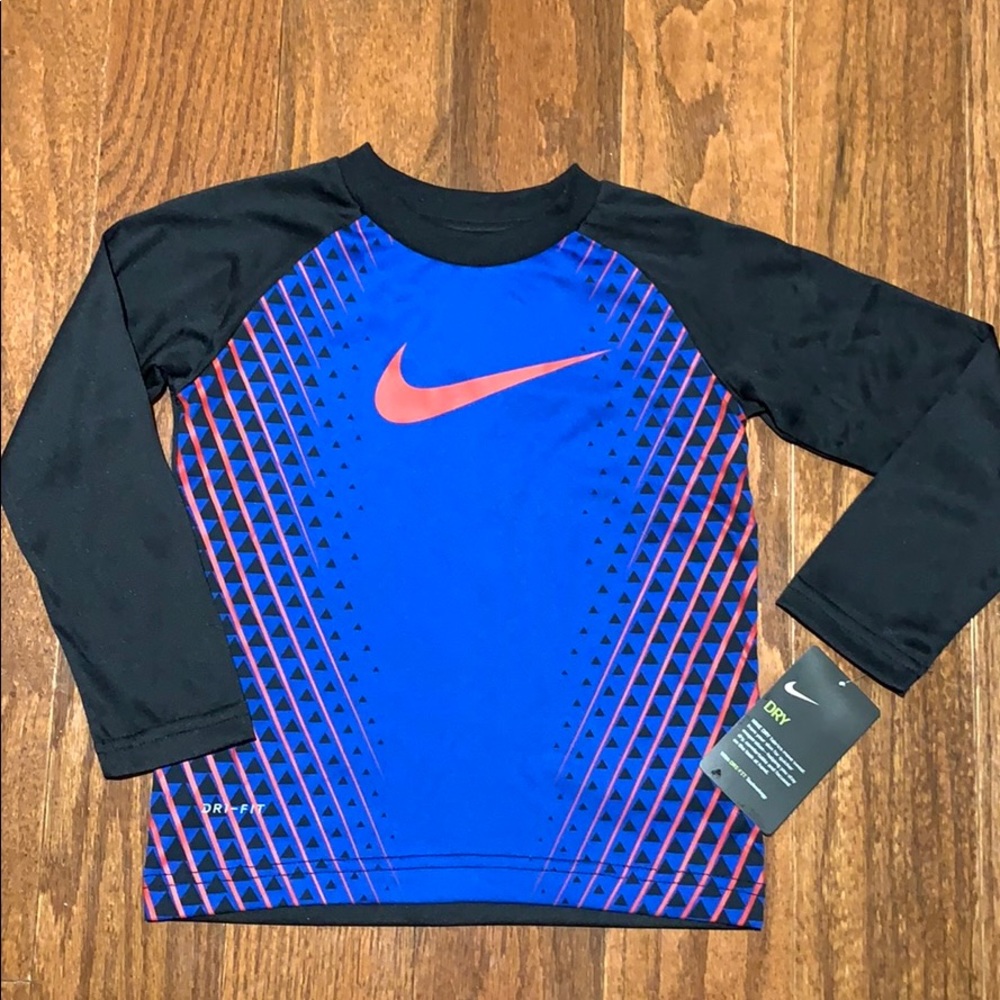 NEW Nike long sleeve shirt